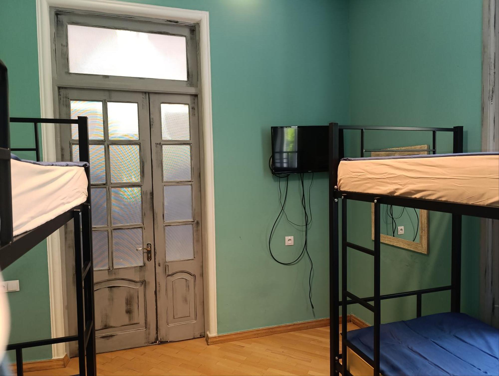 J Square Hostel Tbilissi Extérieur photo