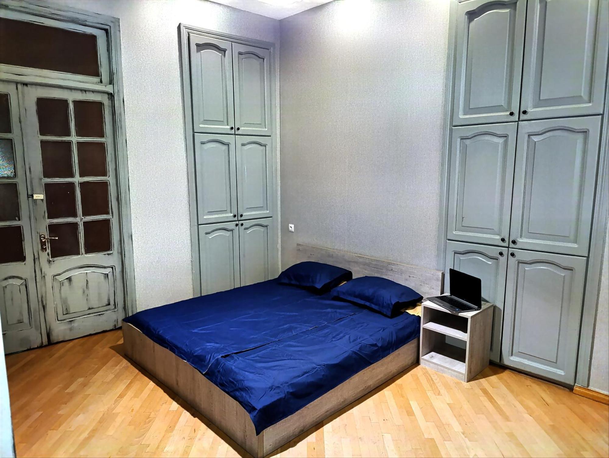 J Square Hostel Tbilissi Extérieur photo