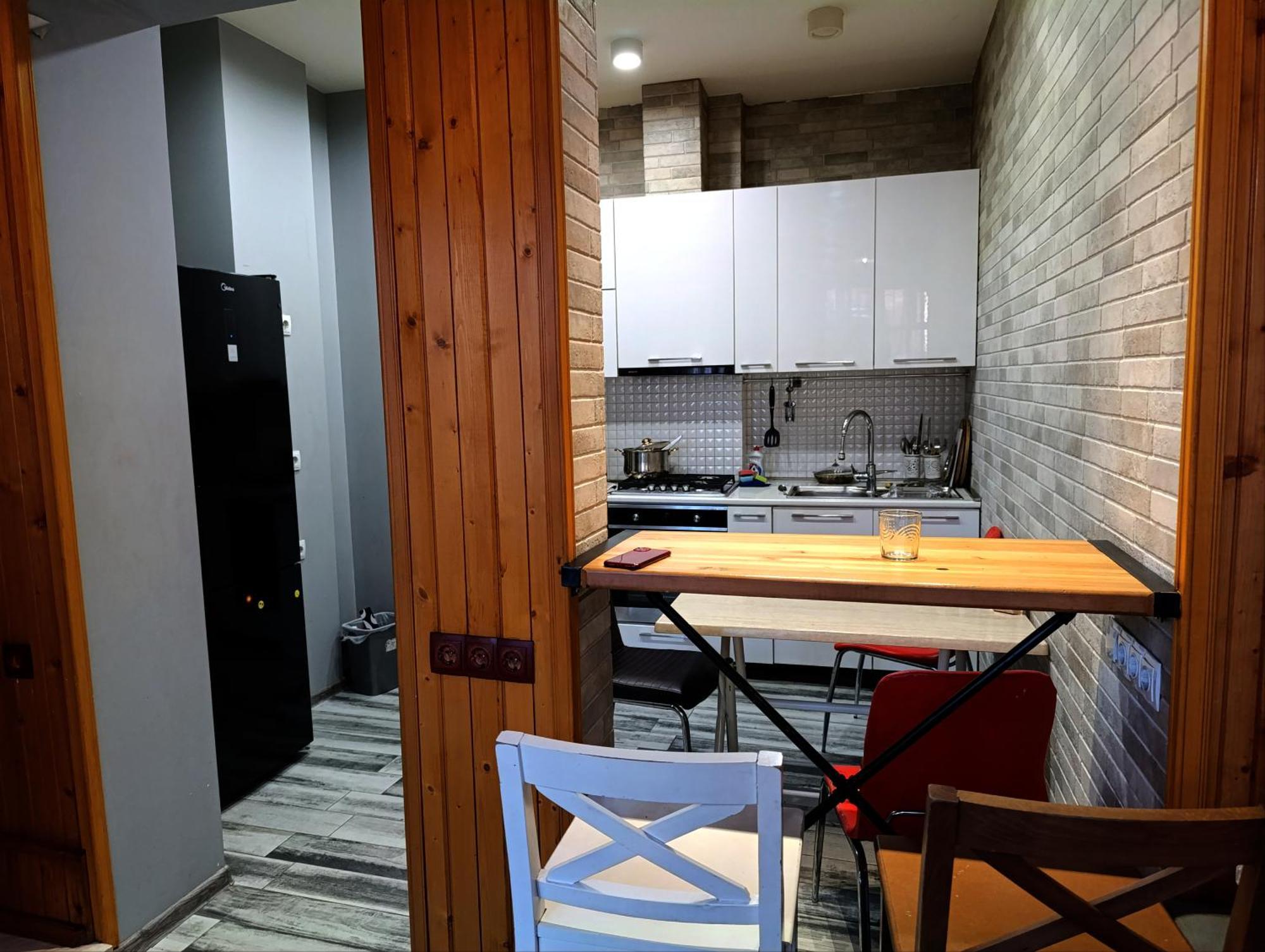 J Square Hostel Tbilissi Extérieur photo