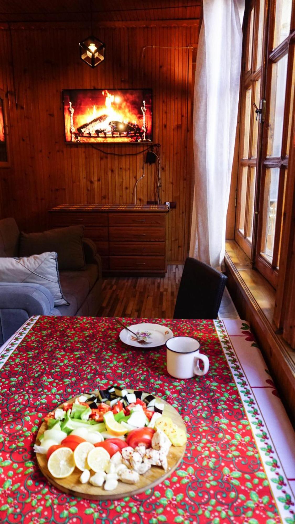 J Square Hostel Tbilissi Extérieur photo