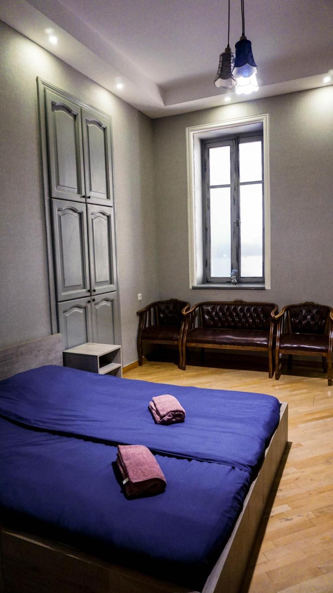 J Square Hostel Tbilissi Extérieur photo