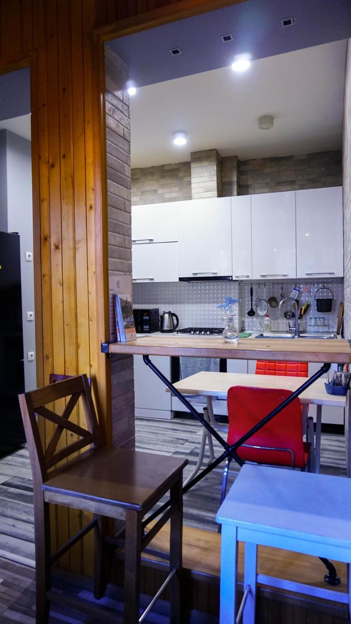 J Square Hostel Tbilissi Extérieur photo